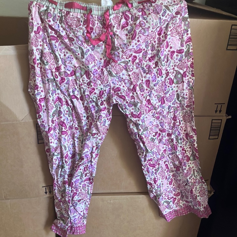 FINAL MARKDOWN Secret treasures sleep bottoms large
